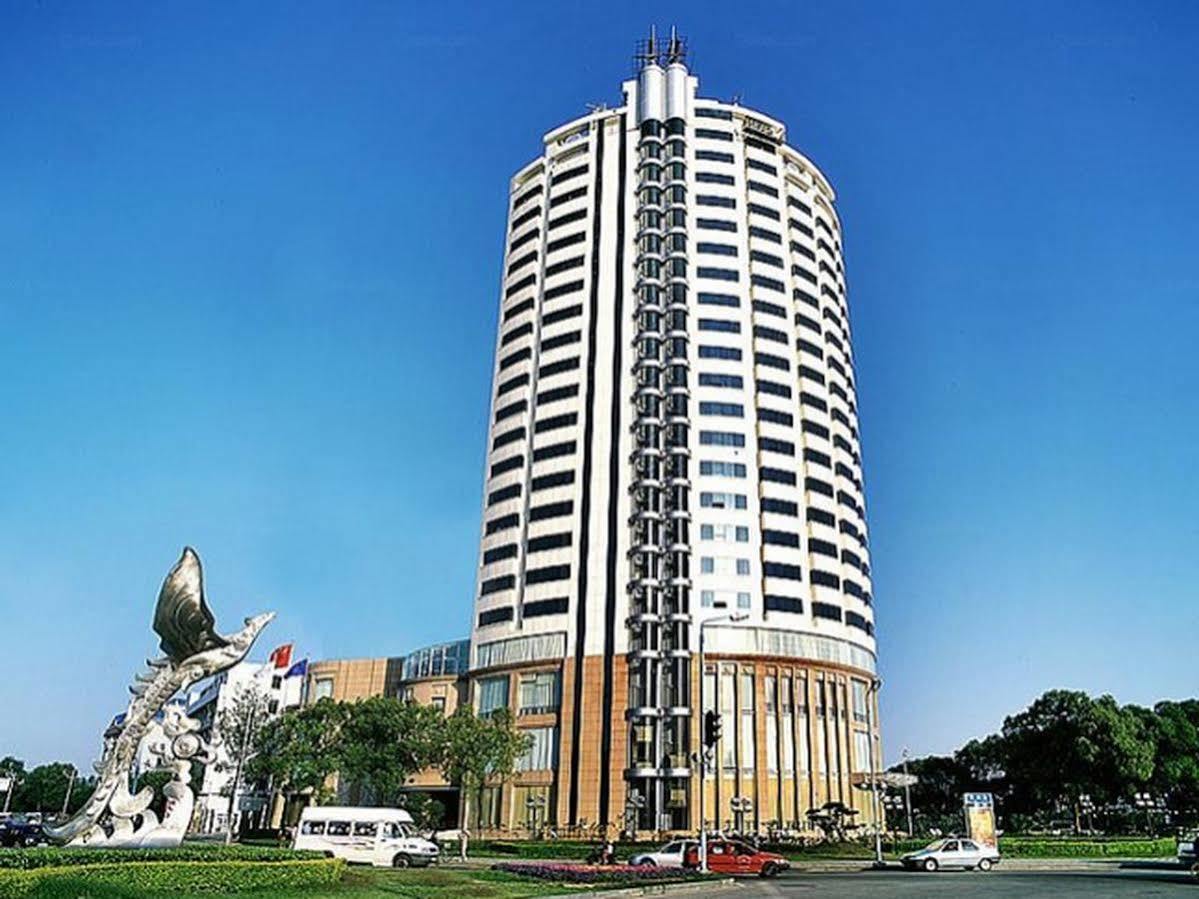 Hongyi Hotel Wuhan Exterior foto